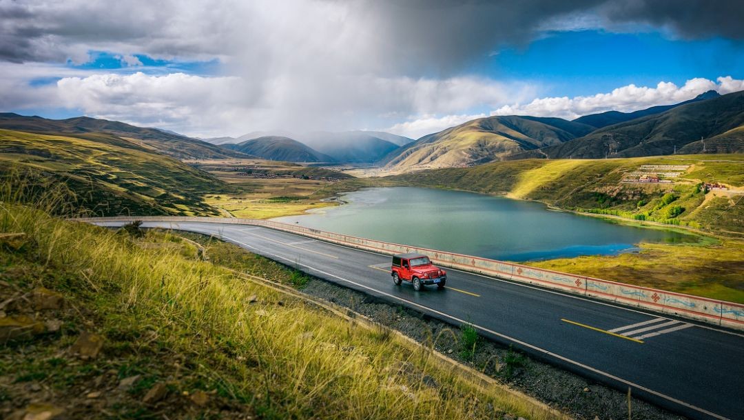 旅游攻略中国最美的十条自驾公路,一生必去的8条中国最美自驾公路