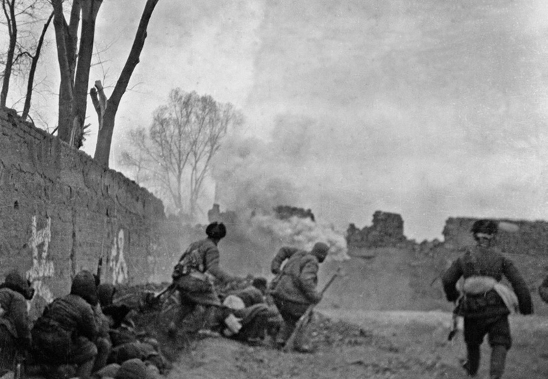 浙江老兵三个军功章,80岁老军人挂满军功章