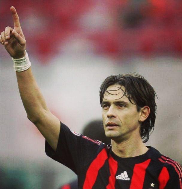 米兰十大传奇中锋,红黑军团米兰