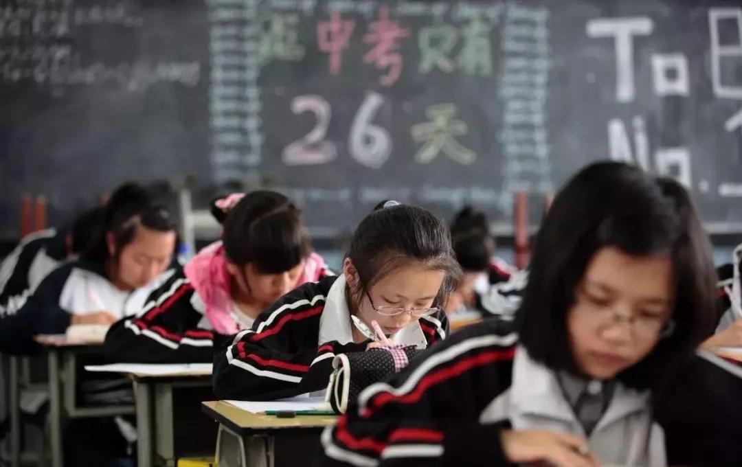 初中生读技校选哪个地方前景好,初中毕业读什么职高和技校比较好