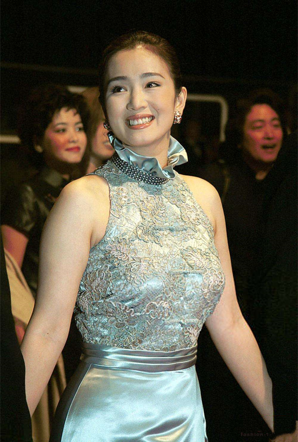 为什么大家现在喜欢小脸,现在流行的小v脸