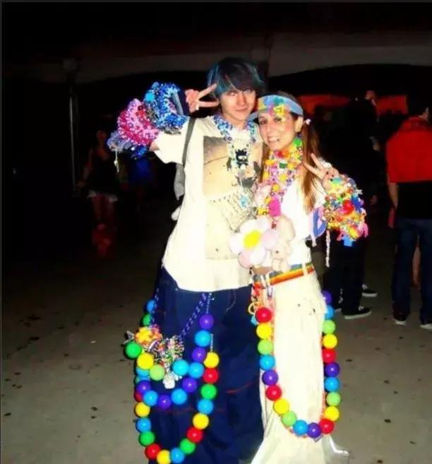 火爆全宇宙的“泫雅风”背后有着怎样的文化元素？转发送眼影盘