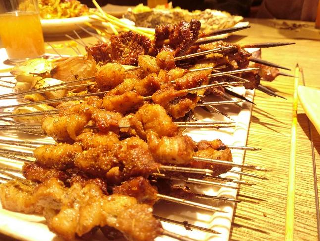 青岛正宗街边撸串,青岛既便宜又好吃的撸串