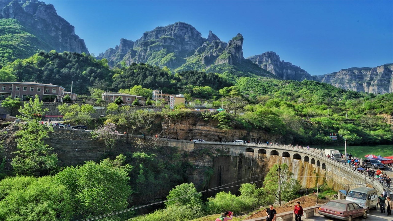 山西大山脚下发现一个无人村,深山发现一个村子与世界隔绝