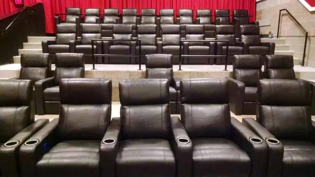 VIP影厅票价贵是有原因的，它绝对是其中之一！