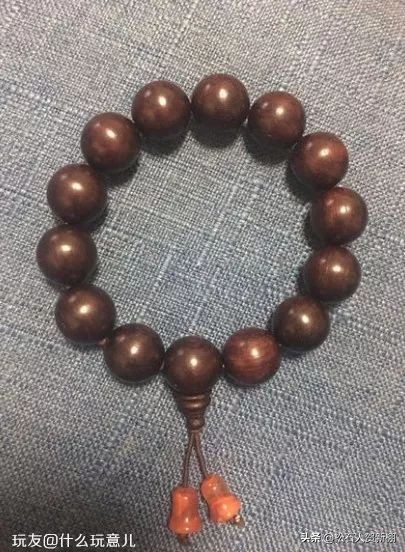 买回来的小叶紫檀,小叶紫檀买回来是黑的盘红了