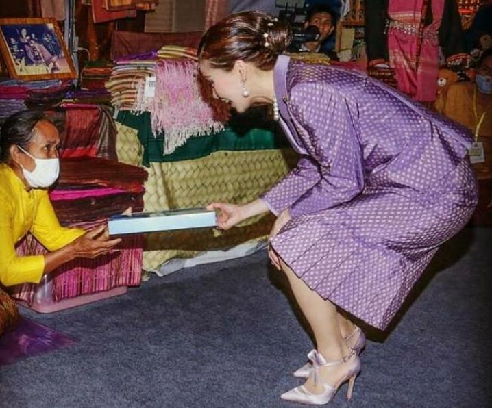 37宀佽瘲濡鍏紑鏅掔収,璇楀Ξ濞滄檼鏃х収