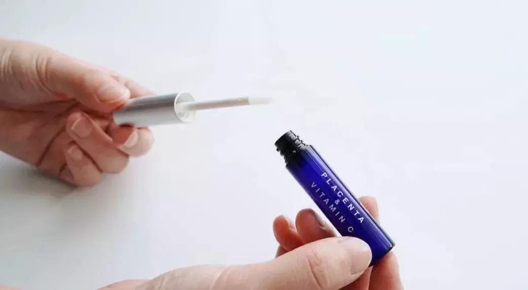 25支秋冬唇膏大型测评｜越搽越干？唇炎？最佳口红打底？