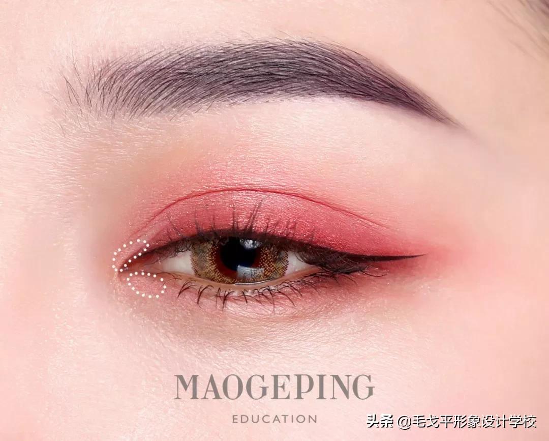 日常眼妆这样画自然清爽更耐看,日常眼妆小技巧三步轻松搞定眼妆