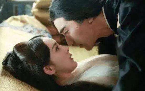 赵丽颖直面镜头说出自己看法,赵丽颖下意识的回答令人心疼