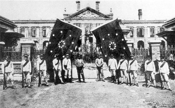 孙中山就任临时大总统,为何很快让给袁世凯?背后原因其实很无奈