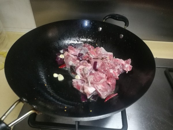 炖排骨汤注意这两步,炖排骨注意啥