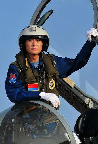 飞行员因身体原因停飞了怎么办,空军飞行员停飞意味着什么