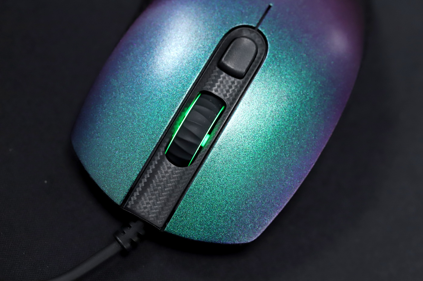 生物转色+轻量化，QPAD推出DX-30E碳贝版电竞鼠标