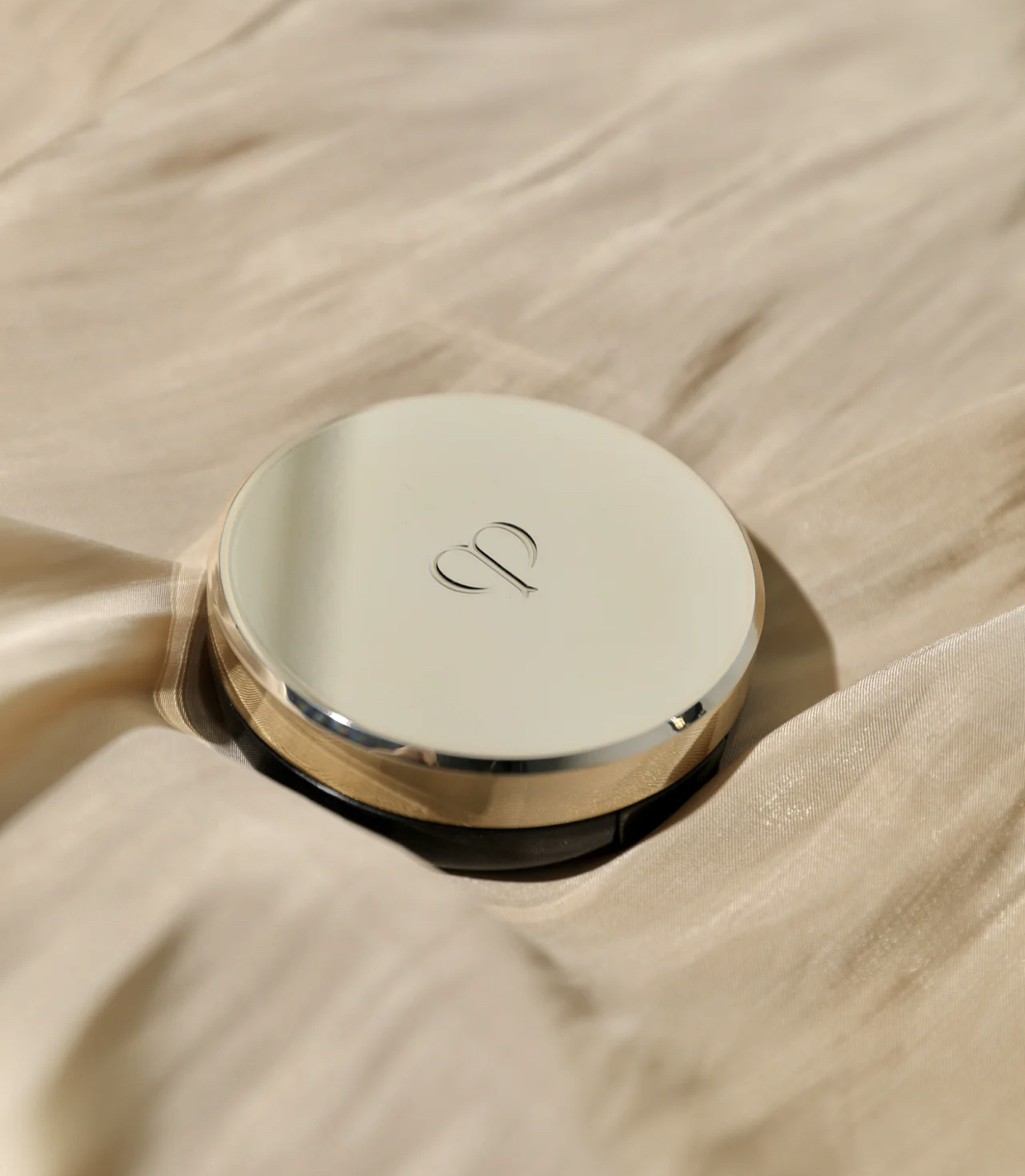 cpb气垫和兰蔻菁纯气垫哪个好,ysl干皮遮瑕效果好的粉底