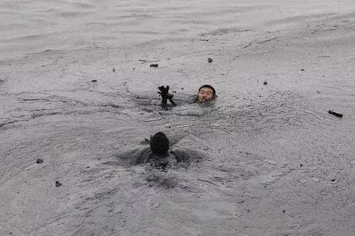 烈火英雄真实故事,烈火英雄背后的故事