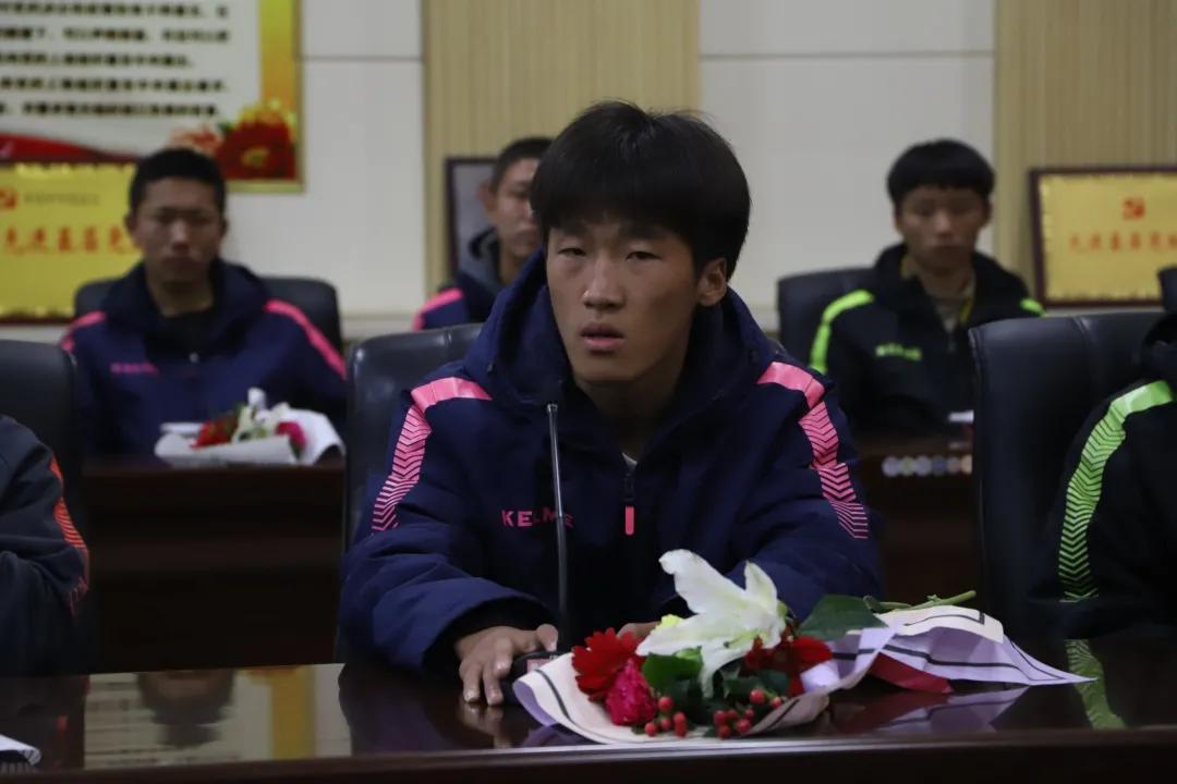 山西孝义中学足球队开幕式,孝义中学足球队全国赛事中夺冠