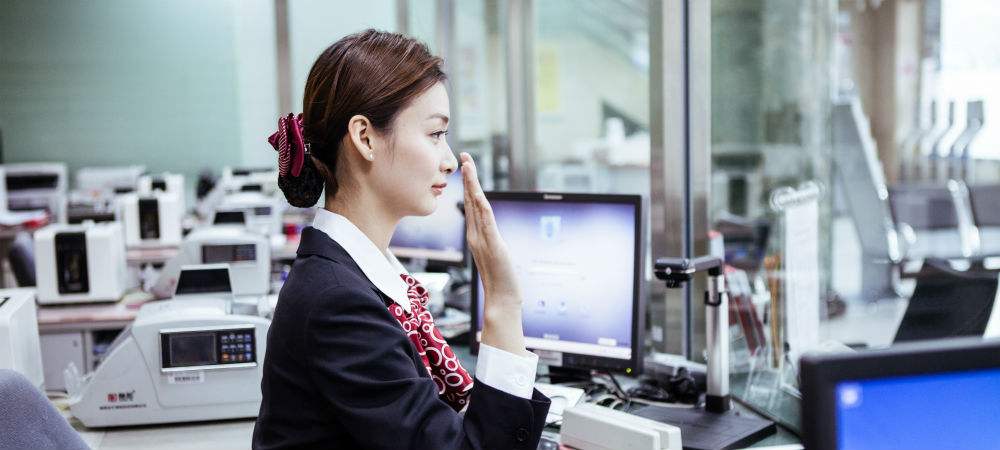 现在银行存款10万一年利息是多少,年底各个小银行定存利息