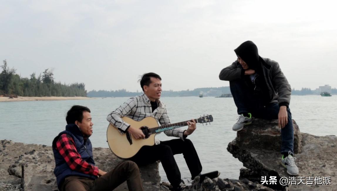 自学吉他要多久才能自己弹,自学吉他一个月能弹成什么样