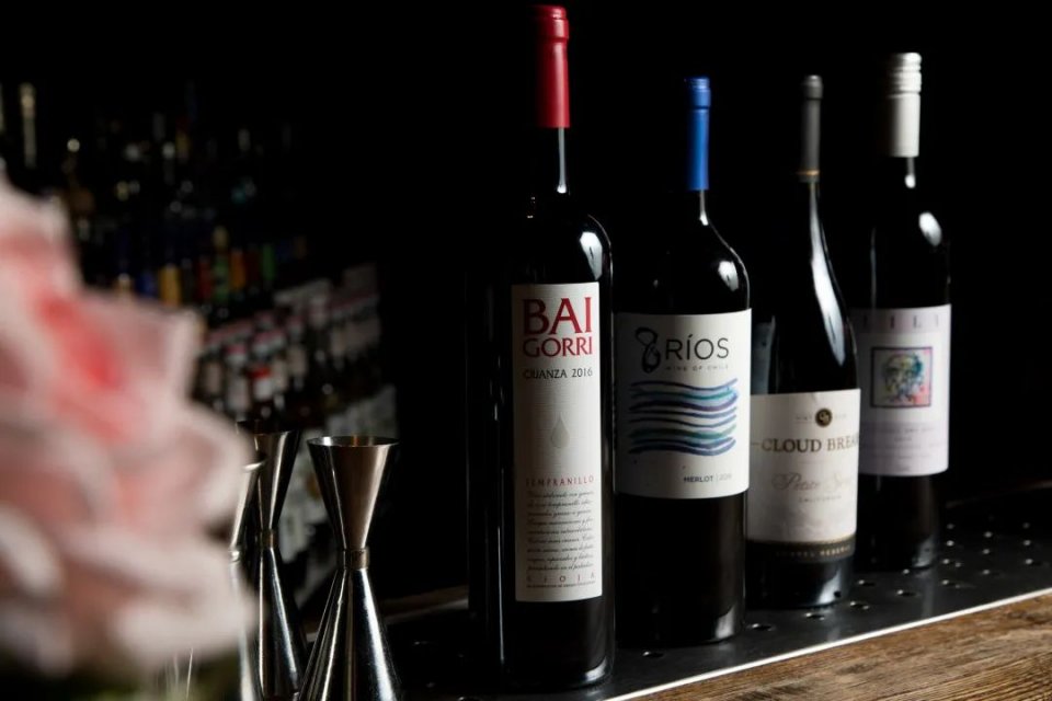 胡桃里乐队酒馆100元代金券,胡桃里音乐酒馆爱琴海店代金券