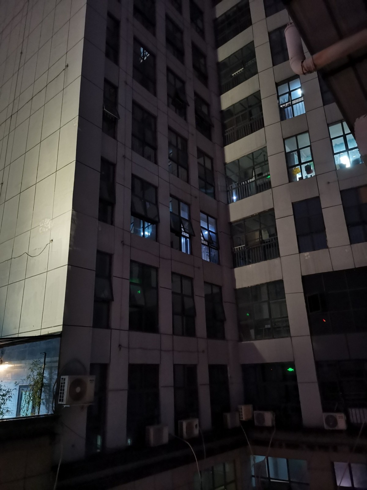 baton手电筒测评,傲雷baton3强光手电体验