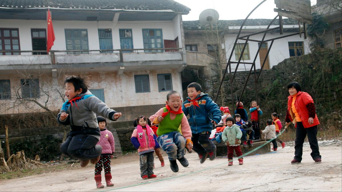 兼职代购的堂姐：当教学成为了副业，是什么把老师逼成了这样？