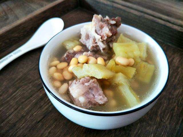 苦瓜黄豆排骨汤的做法,苦瓜黄豆排骨汤家常做法