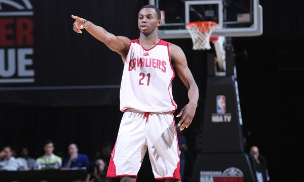 三方交易奇才得到了什么,19赛季骑士队交易