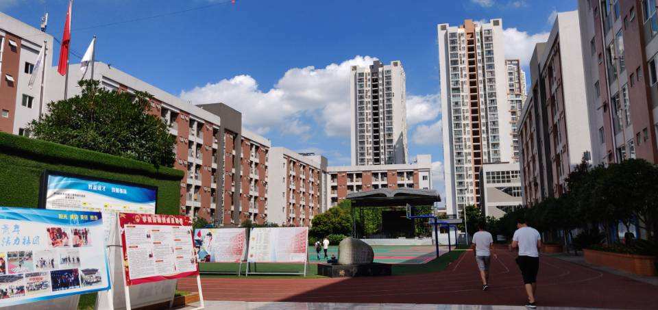 涓浗浜斿喍澶у浠嬬粛,涓浗浜斿喍澶у