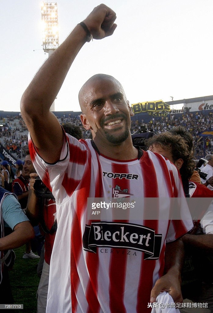 脚踏虎爪靴的神奇巫师，35岁参加世界杯，41岁复出只为母队上座率