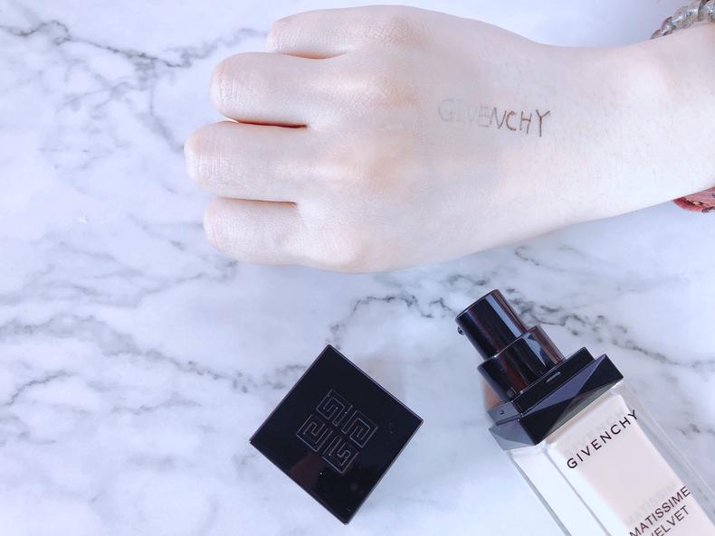 油皮亲测兰芝粉底液,纪梵希绒雾哑光粉底液01号