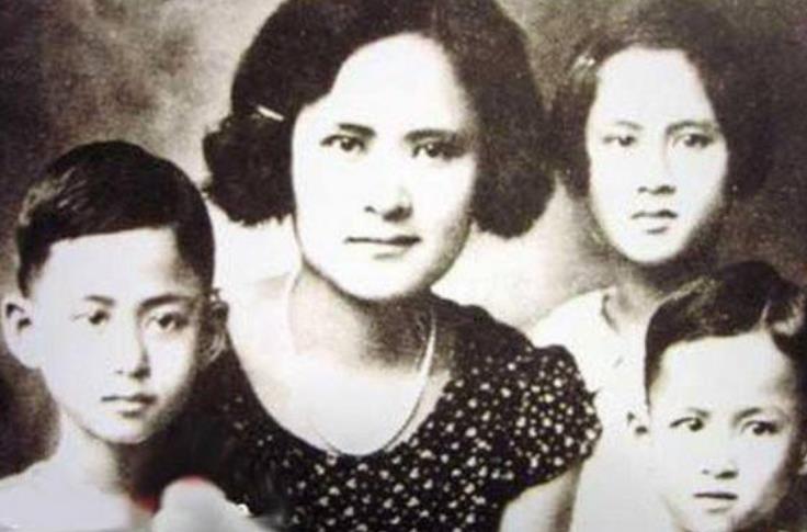 泰王的华裔奶奶还在不,67岁泰王最宠的女儿