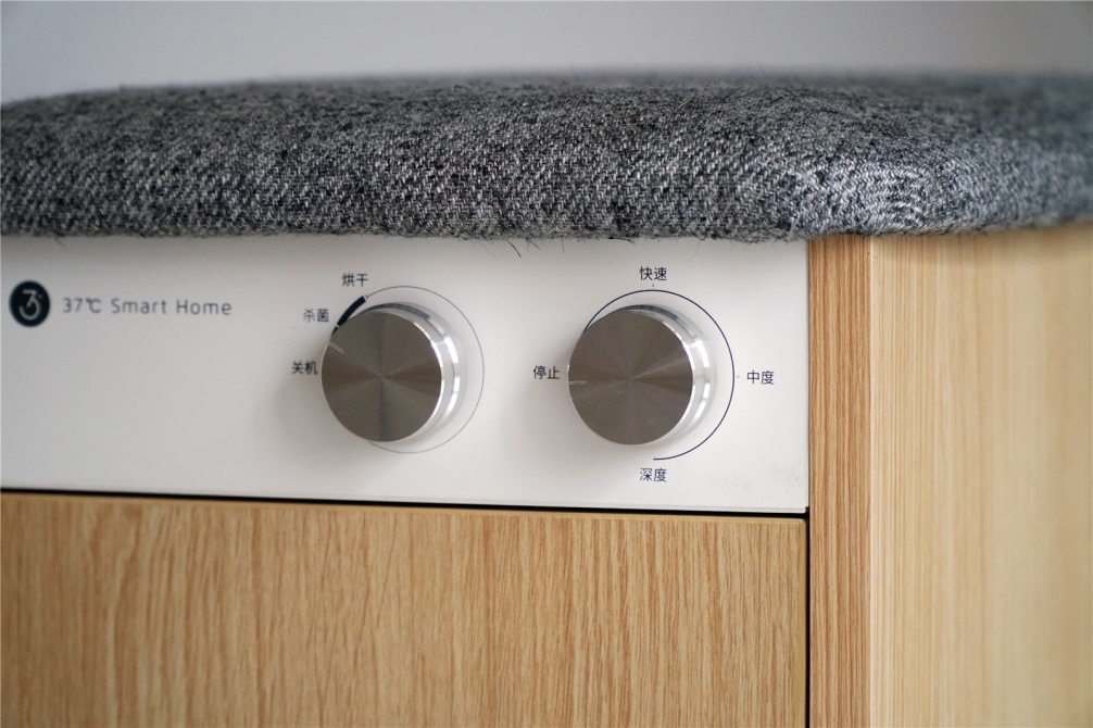 鞋子防臭喷雾杀菌测评,紫外线杀菌臭氧除臭鞋好用吗