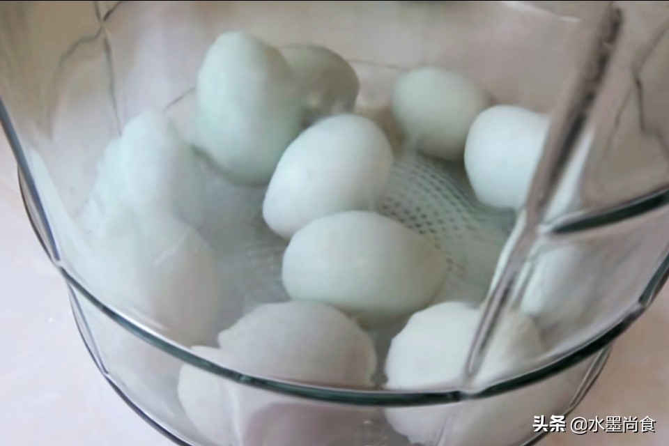 端午咸鸭蛋腌制方法,腌咸鸭蛋老方子方法简单一看就会