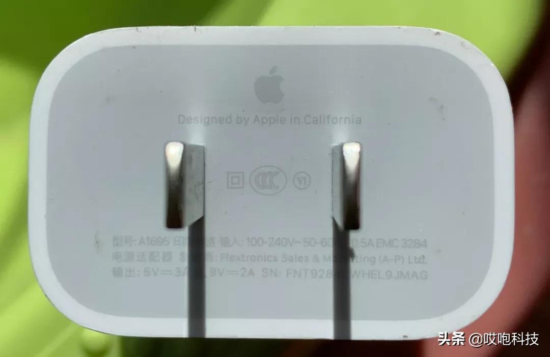 新买的iphone都有哪些配件,一招辨别你的iphone是真是假