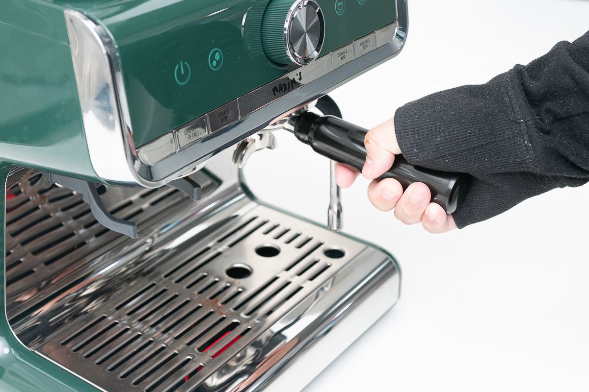 半自动意式咖啡胶囊咖啡机哪个好,胶囊咖啡机半自动和全自动的区别