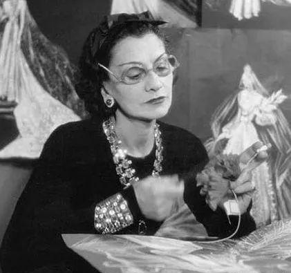 香奈儿n5香水五周年 (chanel的n5香水)