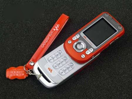 现在手机都没有挂绳孔,以前老款手机的挂绳叫什么