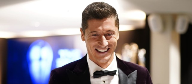 fifa足球世界孙兴慜庆祝同座,年度最佳孙兴慜fifa