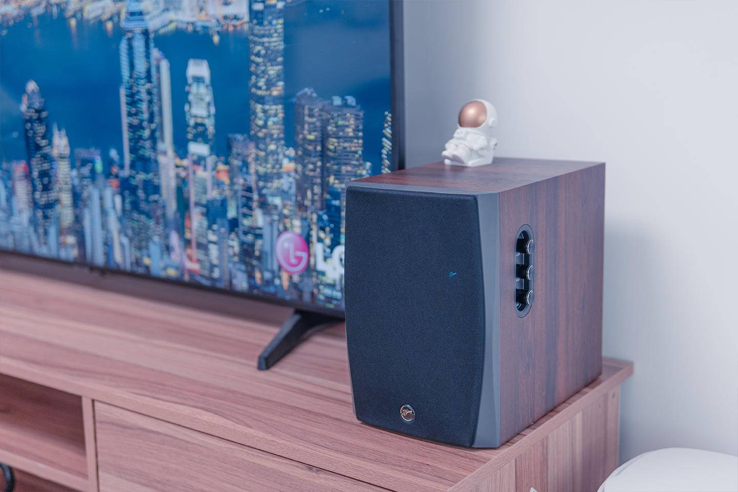 惠威d1090有源音箱对比评测,惠威d1090低音单元拆解图