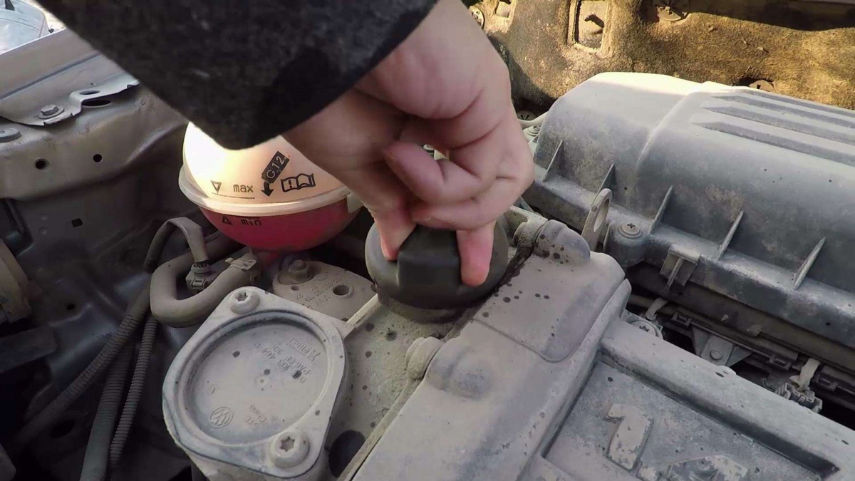 旅游路上遇到汽车故障怎么办,自驾游汽车常见故障