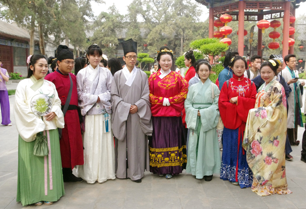 浅谈汉服与中国传统文化,汉服文化存在问题英语