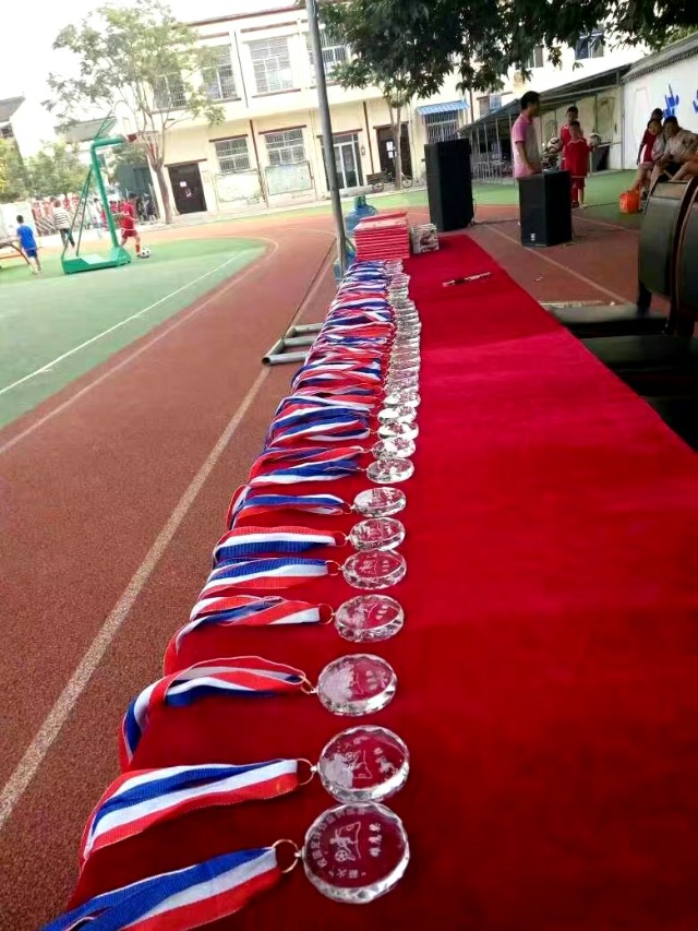 暑期足球公益培训,免费公益足球培训班