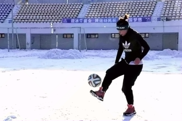 王莎莎花式足球教练,花式足球网红王莎莎