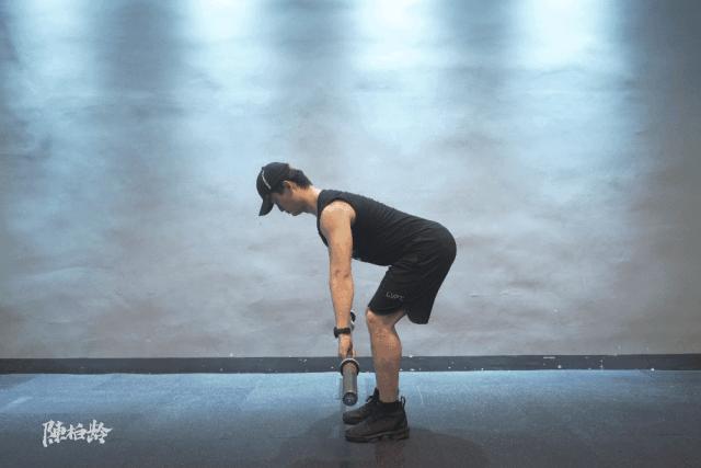 圆肩矫正动画,圆肩体态矫正训练