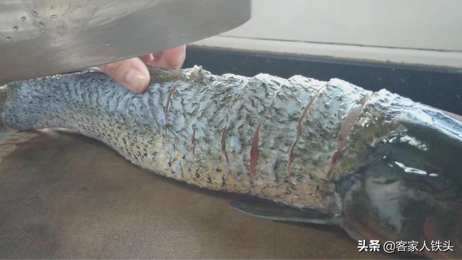 草鱼清炖豆腐最简单做法大全,草鱼炖豆腐放什么调料好吃