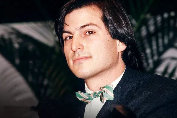 乔布斯养父母为何对乔布斯特别好,乔布斯对待他的亲生父母怎么样