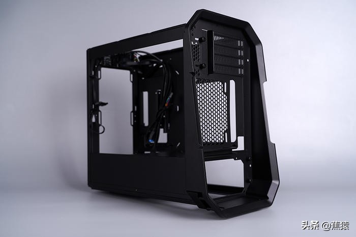 安钛克CUBEDRAK装机展示,11700+ROGB560-G+3080TI