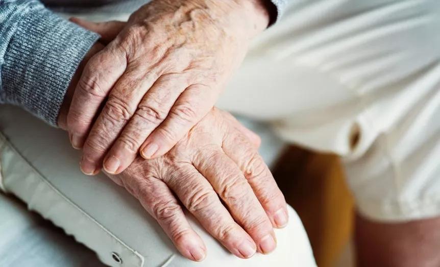 身体好不好,看手就知道!这几处变化可能藏大病