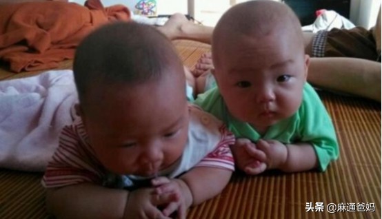 滚先生喜得龙凤胎，为孩子名字发愁，孩子爷爷出来解决了